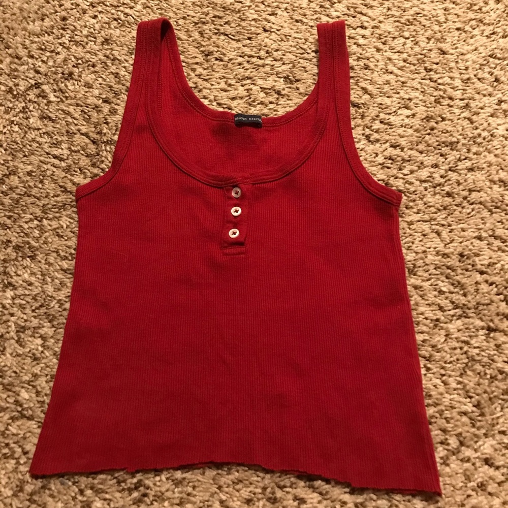 buttoned tank top